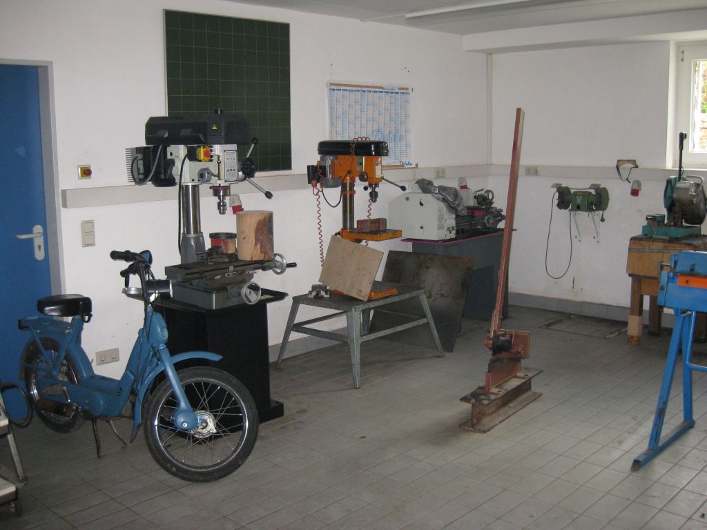 image004